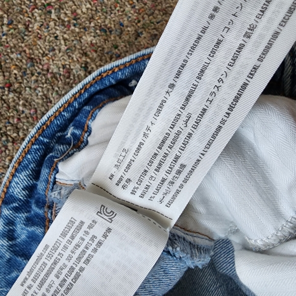 Abercrombie Ultra High Rise 90s Straight Jean Vintage Comfort Stretch Size 29 8 - Picture 7 of 7